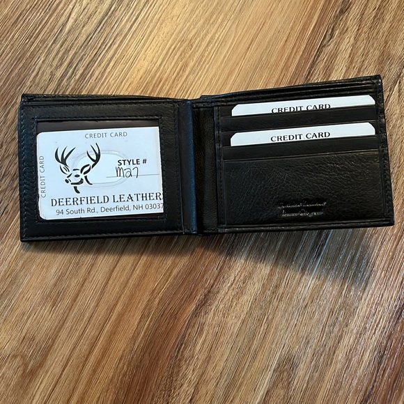 Deerfield Leathers Wallet - Picture 3 of 7
